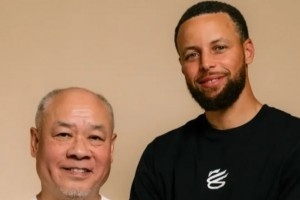库里与李宁会面&一起打高尔夫+干杯：库里品牌的非凡新篇就此启幕