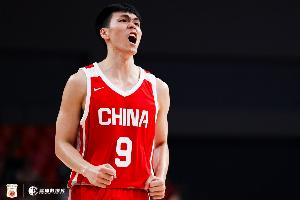 值得更多时间！庞峥麟国家队正赛首秀14分钟7中4拿11分 正负值+8