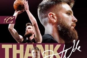 迪恩·韦德四年3900万加盟76人 骑士队友阿伦现身评论区：